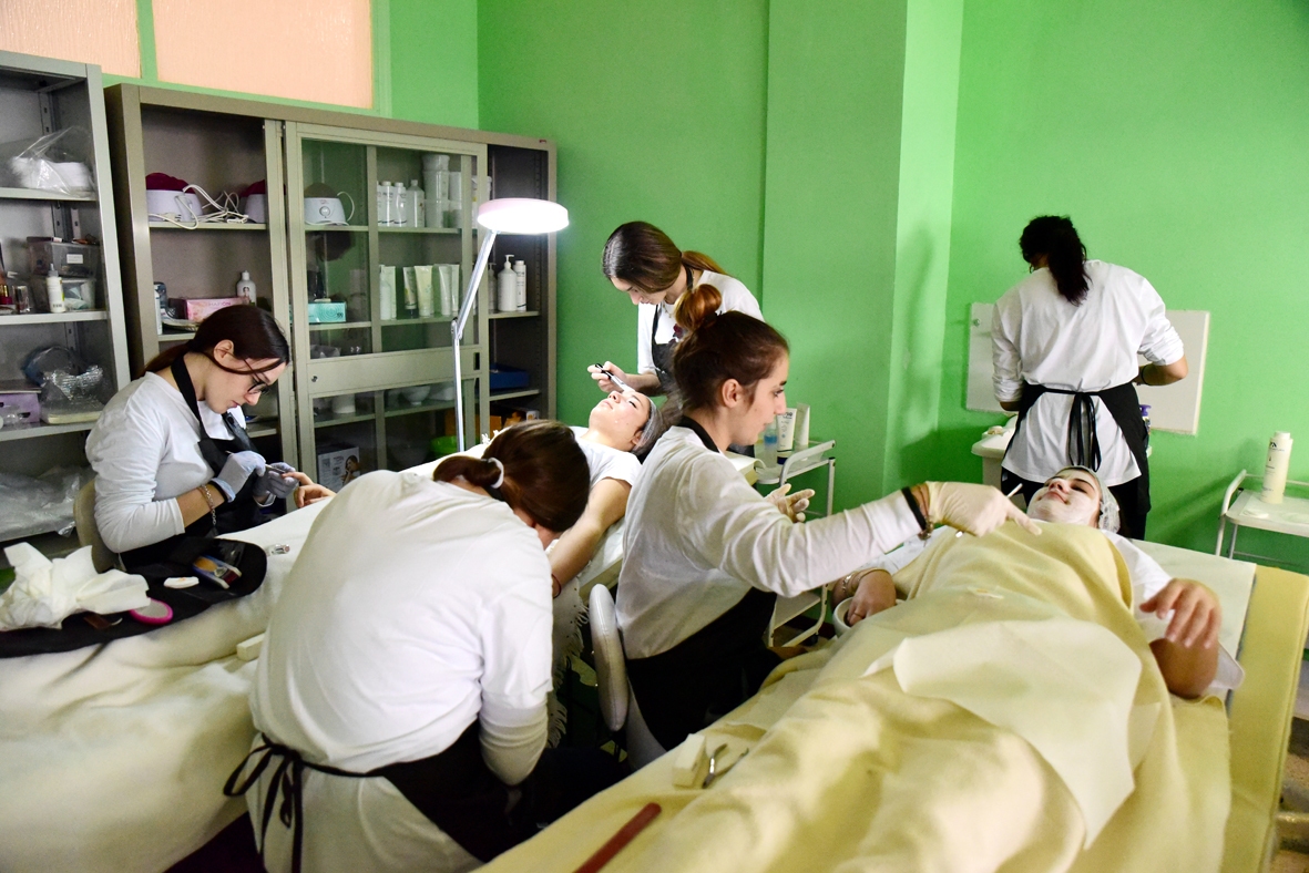 allieve-corso-benessere-ipsia-arcevia